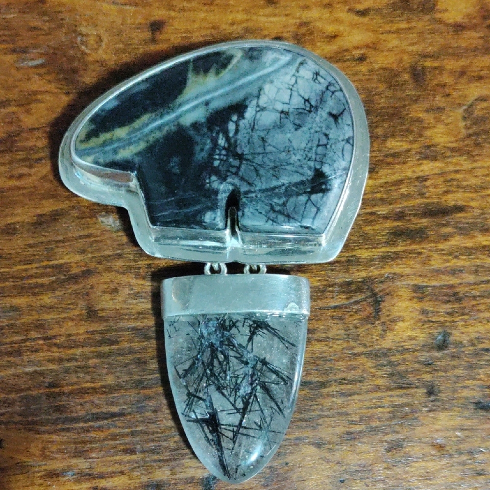 Artisan Native American Bear Sterling Silver and Black Stone Necklace/pendant